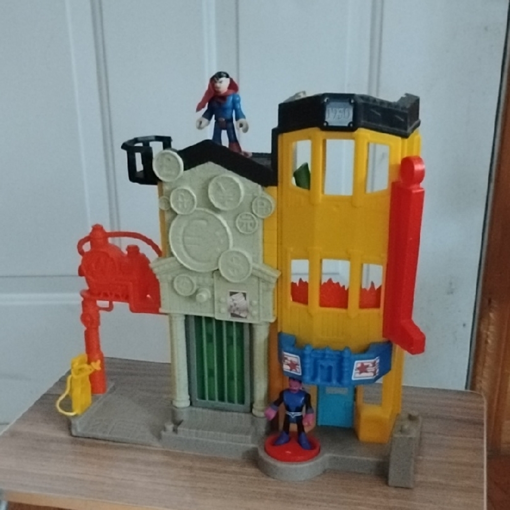 Imaginext DC Crime Alley Joker Bank Play Set
